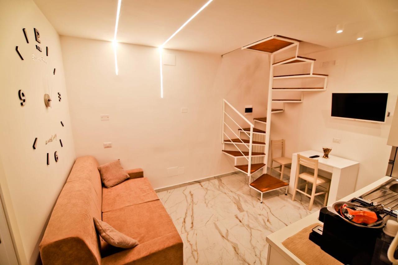 Appartement La Casa Di Anna Chiaia, Stadio Maradona Lungomarecaracciolo Napels